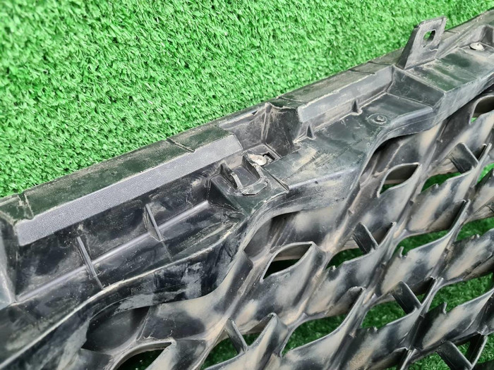 Решетка радиатора Infiniti QX80 (2017-2020)