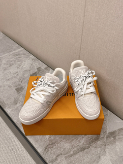 Louis Vuitton Trainer (4 colors)