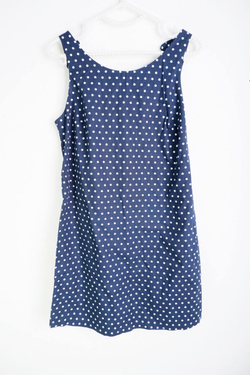 Платье Oodji в горошек модное, визуально на 40 размер