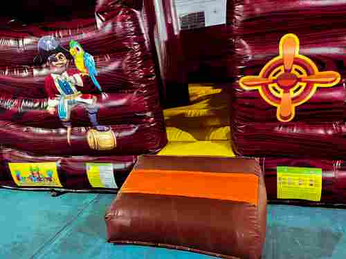 Большой надувной батут-горка “Пиратский корабль” 10*5*6 м