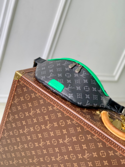 Louis Vuitton Discovery Bumbag