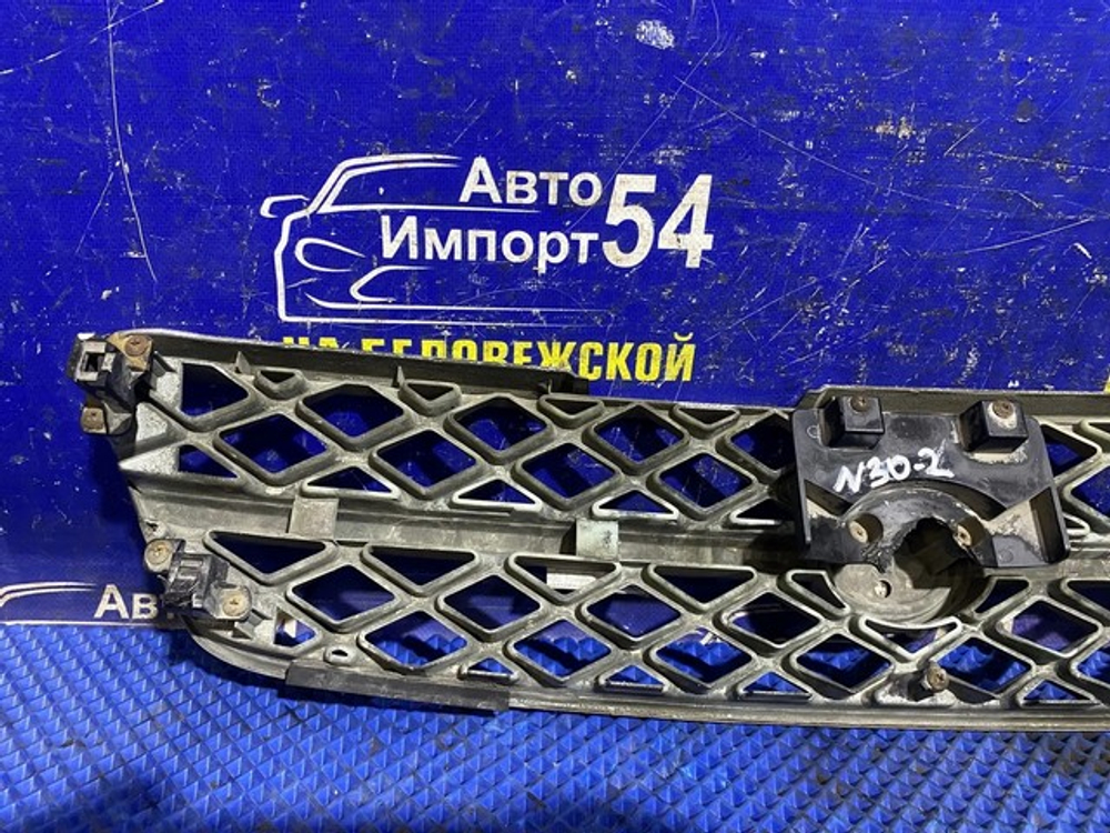 Решетка радиатора NISSAN R'NESSA 1997