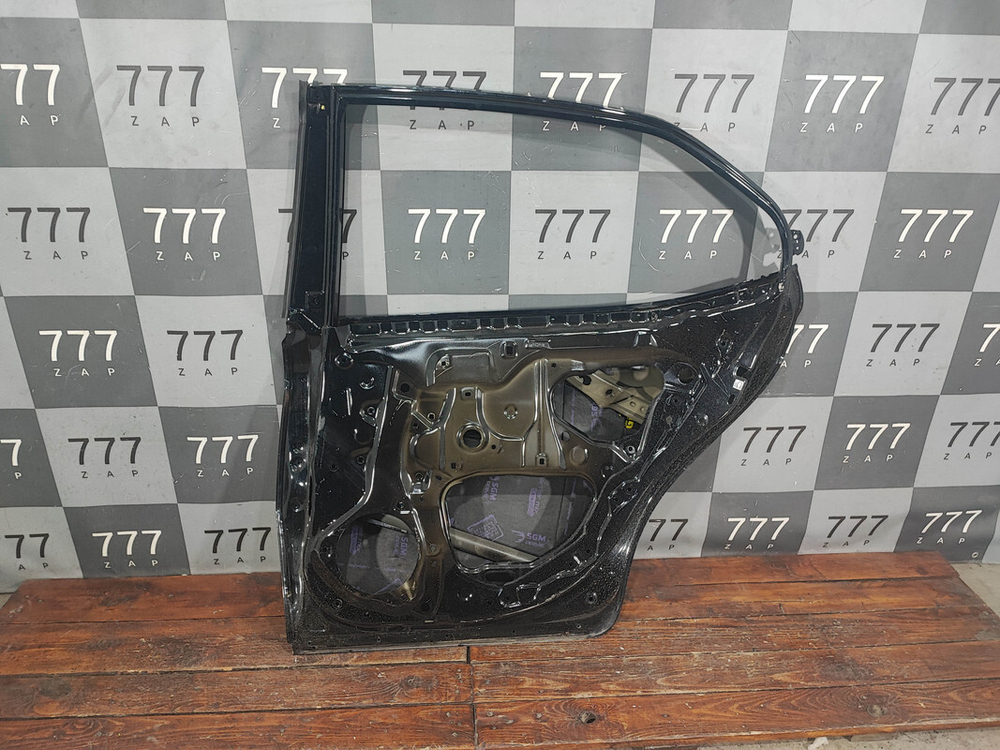 Дверь задняя правая Toyota Camry (XV70) 17-нв Б/У Оригинал 6700306330