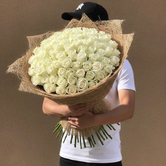 Букет из 101 белой розы