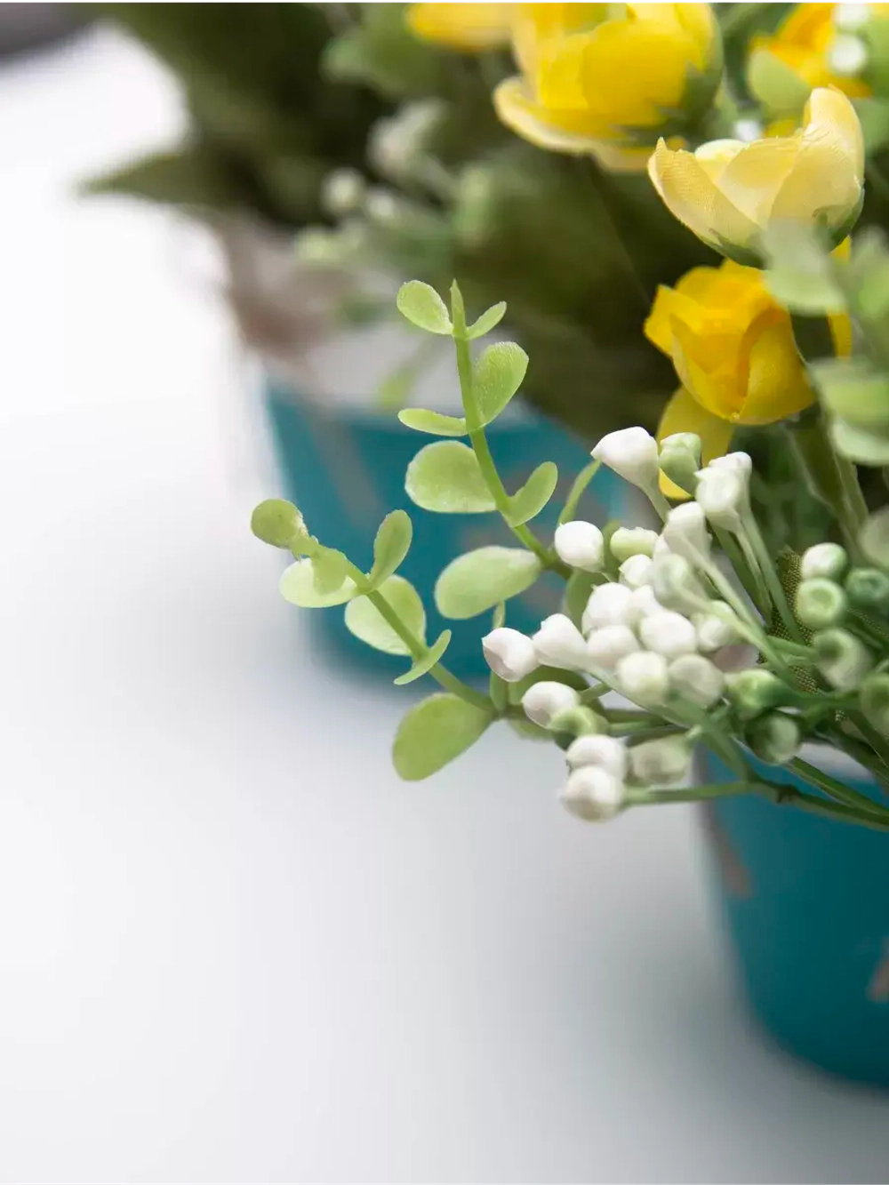 Искусственные цветы для декора в кашпо