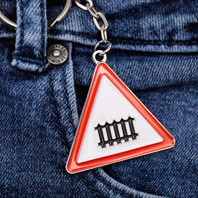 Брелок Переезд (2 варианта)