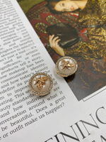 Накладка на пуговицу Гучч. Пчела белая