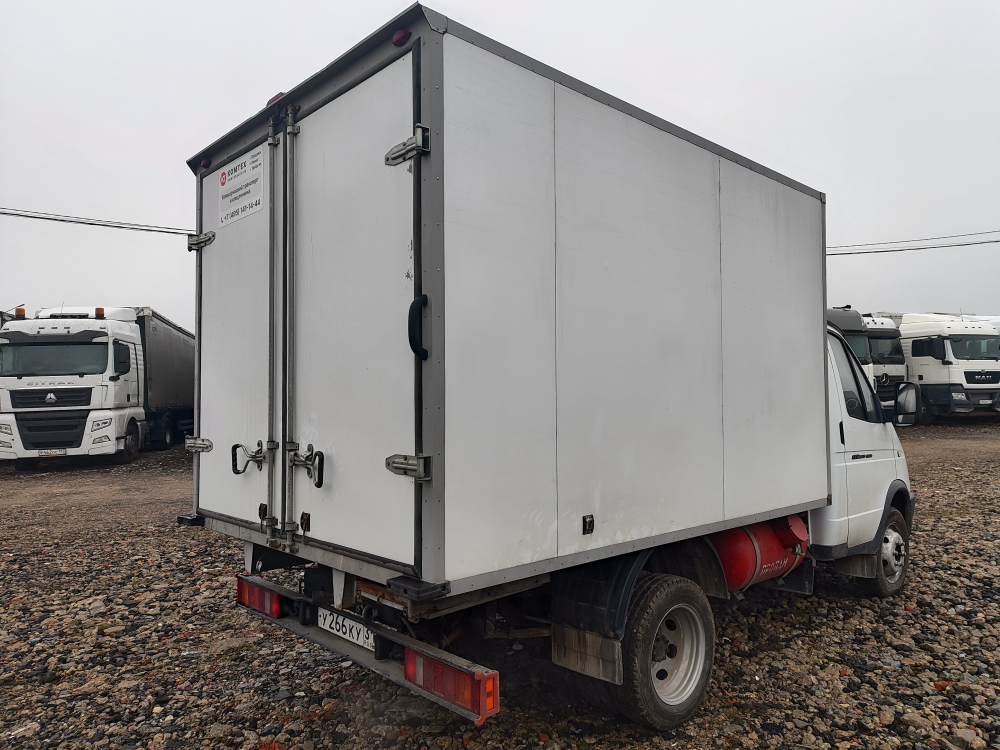 GAZ GAZELLE BUSINESS Промтоварный 172451 (Бензин/Газ, 2,7 л, 107 л.с.)