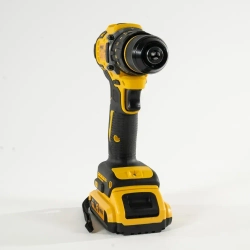 DeWalt Дрель-шуруповерт, 18 В, 60 Нм, 2 АКБ