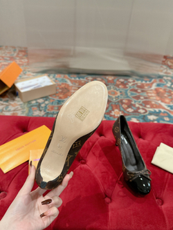 Louis Vuitton Pump (6 colors)