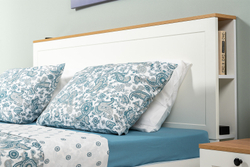 Кровать с ортопедическим основанием и опорами Остин 11.53, Белый шагрень, Дуб золотой