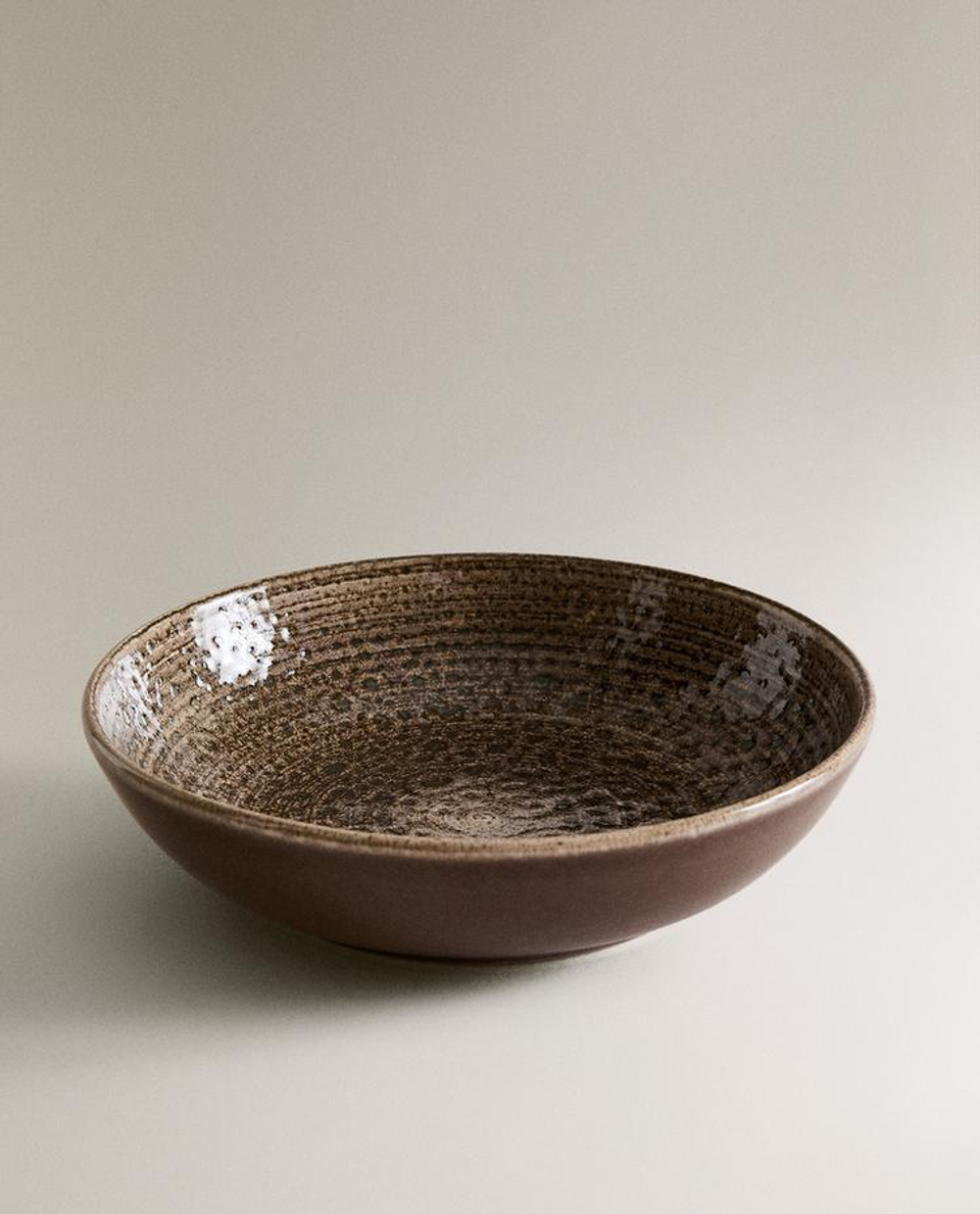 ZARA HOME ТАРЕЛКА С РЕЛЬЕФНЫМ УЗОРОМ, СЕРЫЙ