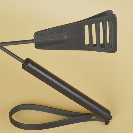 Кожаный стек Sitabella «Сириус» черный для BDSM-игр