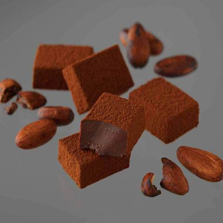 Живой шоколад ROYCE' Quality Nama Chocolate Bitter (тёмный горький шоколад с коньяком)