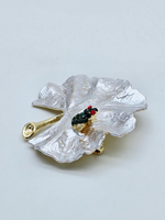 91004040 Брошь Selena