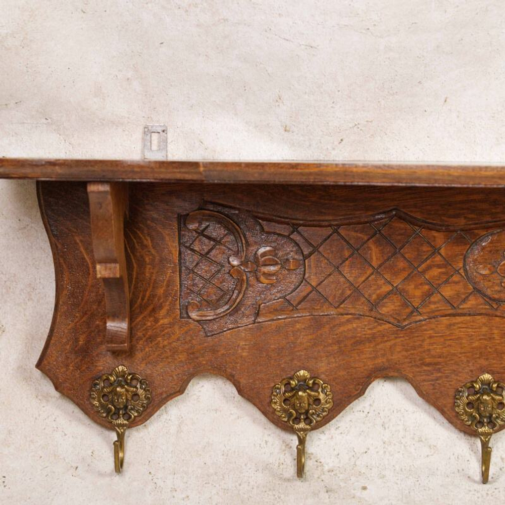 Настенная вешалка в Неоклассическом стиле