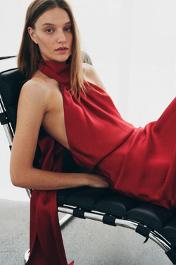 ZARA АТЛАСНОЕ ПЛАТЬЕ ХАЛТЕР — ZW COLLECTION, КРАСНЫЙ