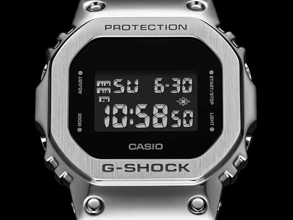 Часы Casio GM-5600-1ER