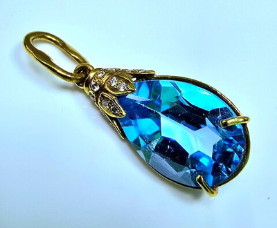 Подвеска Эстерелла золото 750, топаз, бриллианты.