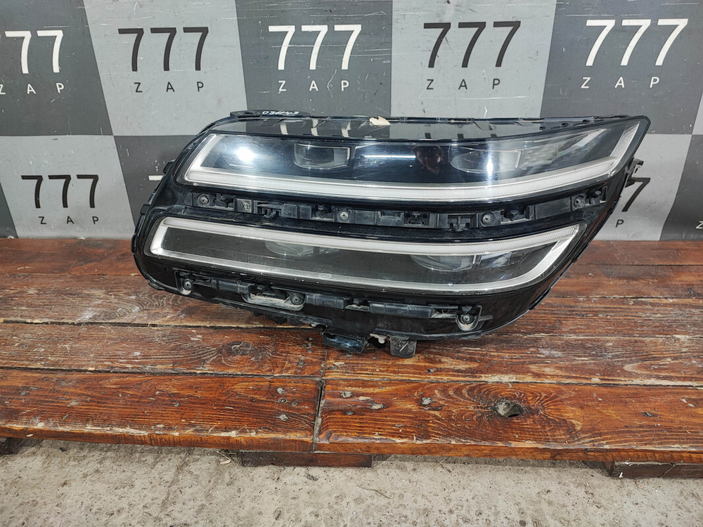 Фара левая LED Genesis GV80 20-нв Б/У Оригинал 92101T6000