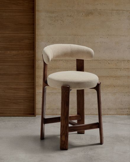 Полубарный стул Granite из бежевой синели и ясеня с отделкой орех 65 см