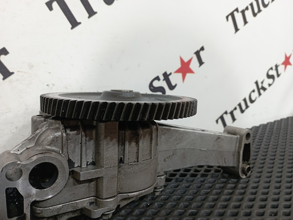 Насос масляный 2017г