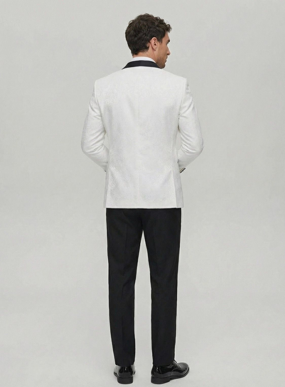 Мужской смокинг (белый) А54