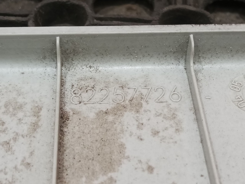 Накладка люка 2020г