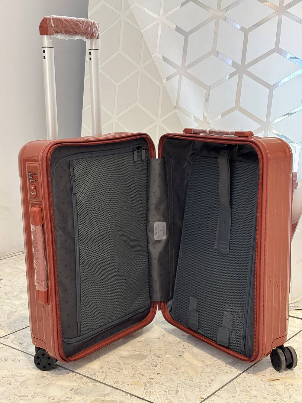 Чемодан Rimowa