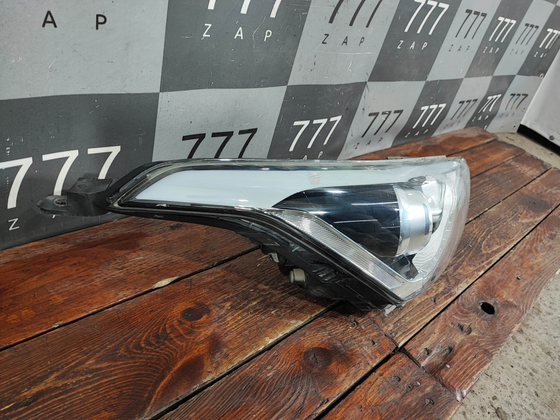 Фара правая галоген линза Hyundai Creta 1 (GS) 16-20 Б/У Оригинал 92102M0100