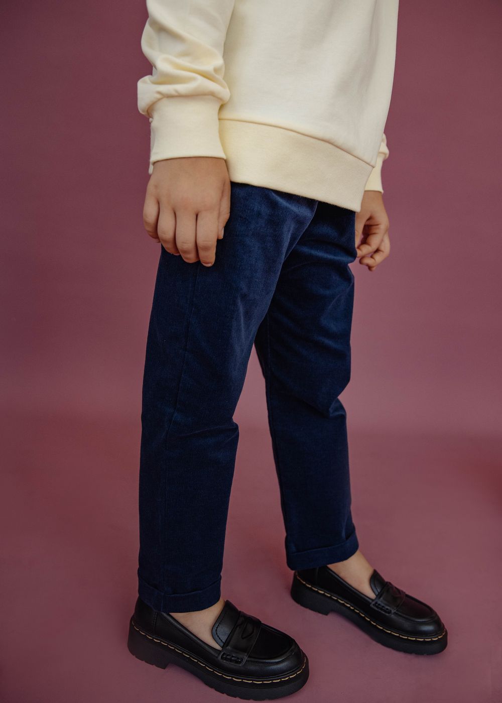 Брюки из микровельвета темно-синего цвета