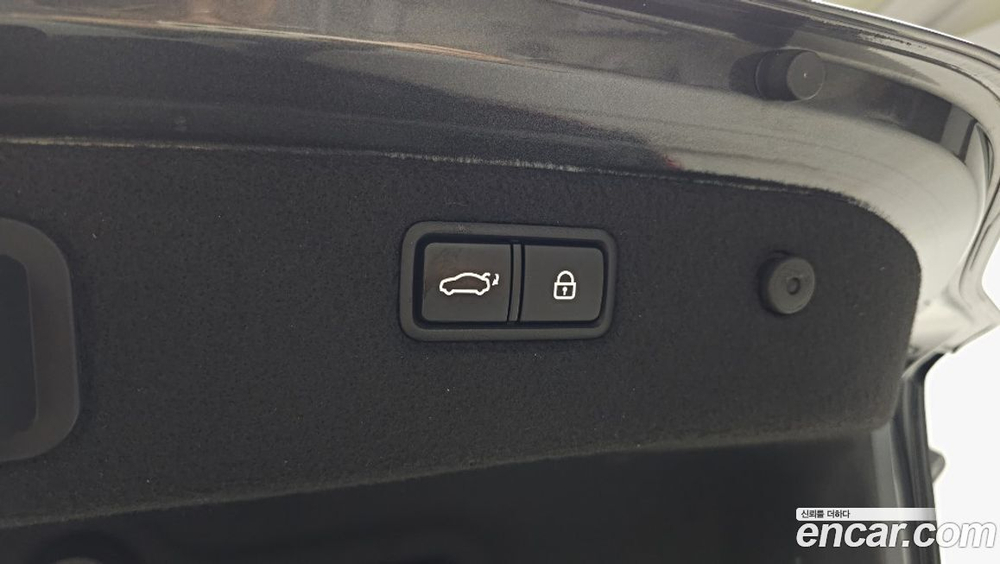 Genesis G70 2.0T AWD (05.2020)