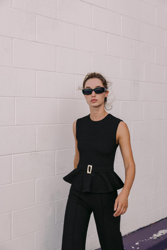 ZARA ТОП ИЗ ТКАНИ БУКЛЕ С БАСКОЙ И ПРЯЖКОЙ, ЧЕРНЫЙ