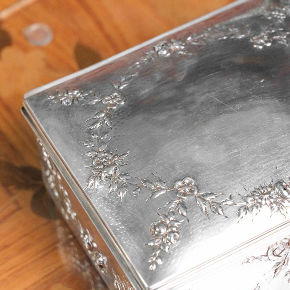 Шкатулка в стиле Людовика XVI