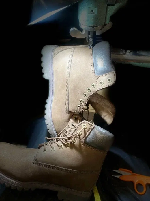 Мелкий ремонт . Прошивка швов, разрывов.