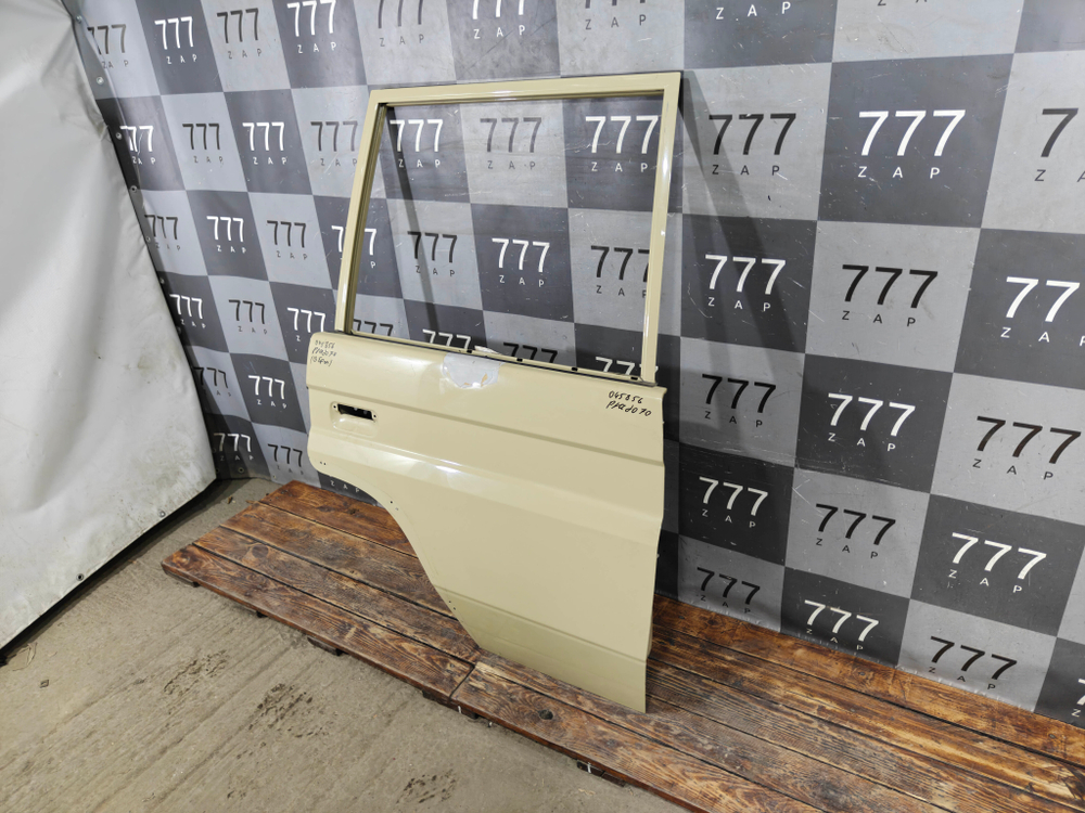 Дверь задняя правая Toyota Land Cruiser 70 84-нв Б/У Оригинал 6711360070