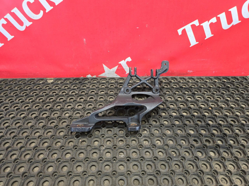 Кронштейн выхлопной системы