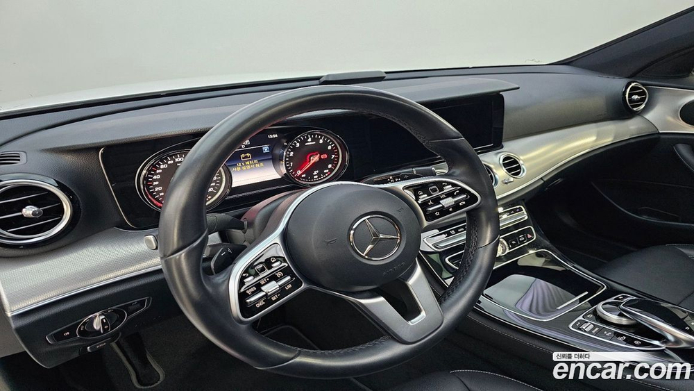 Mercedes-Benz E-Class W213 E300 Avangarde (08.2019)