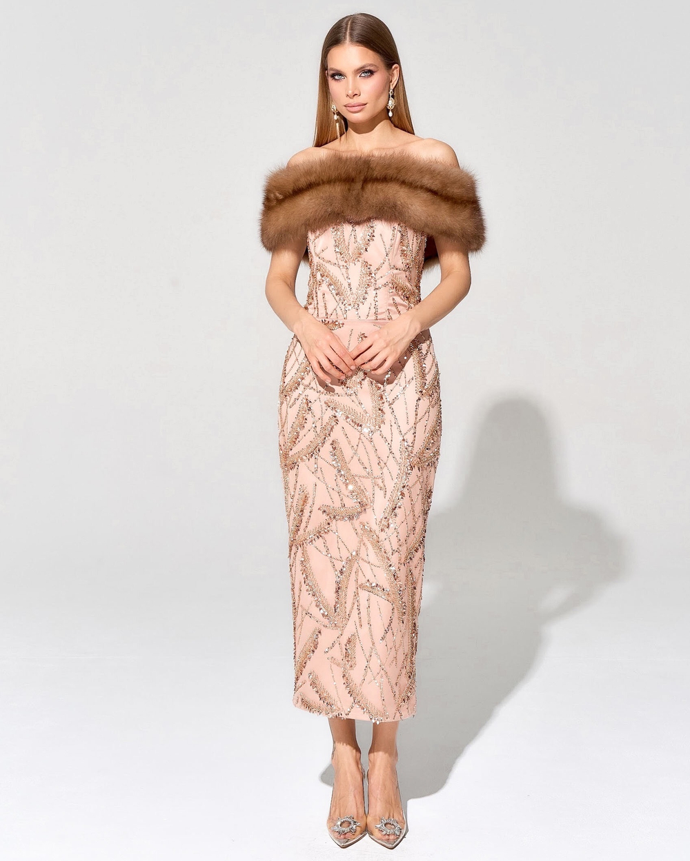 Корсетное платье Gold Star с вышивкой ручной работы и меховой отделкой