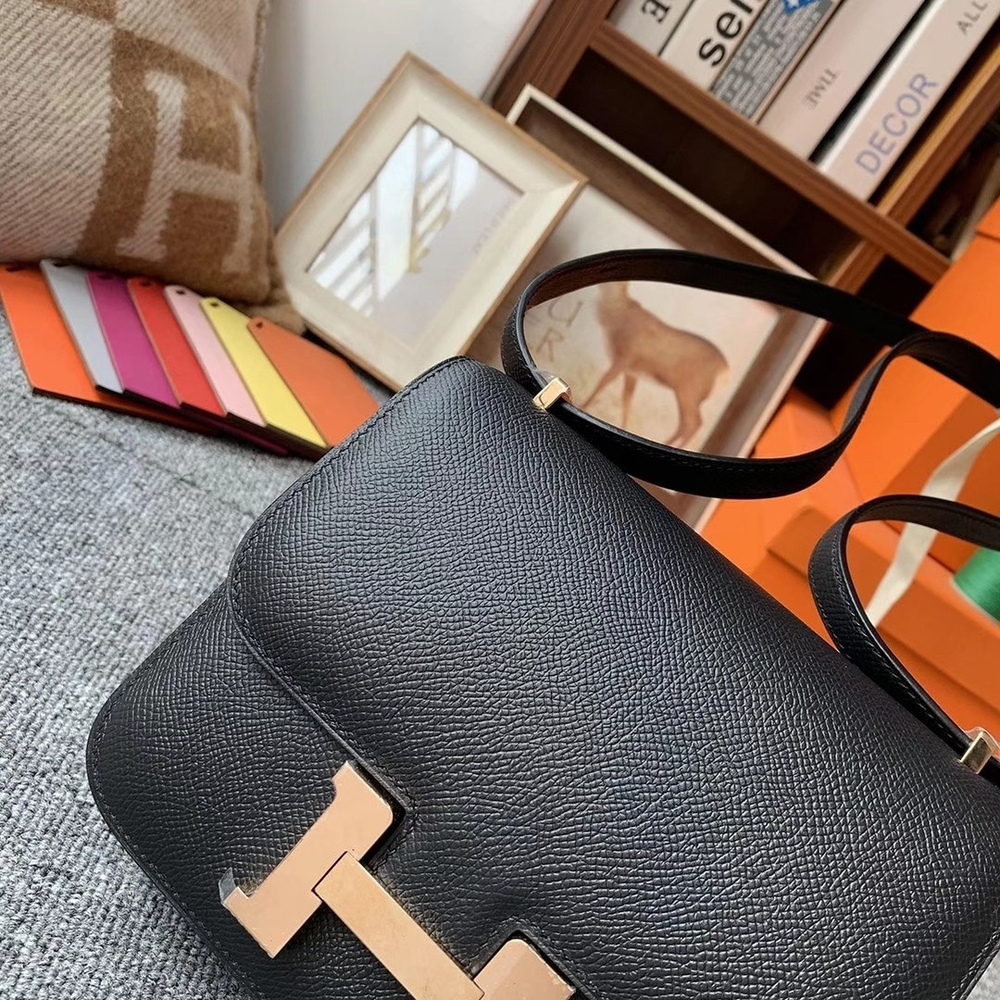 Hermes Constance 18