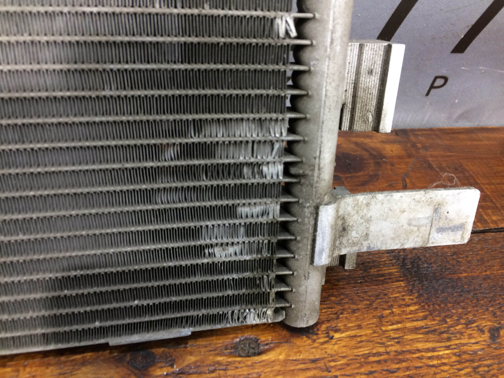 Радиатор кондиционера Volkswagen Tiguan 2 16-нв Б/У Оригинал 5Q0816411BG