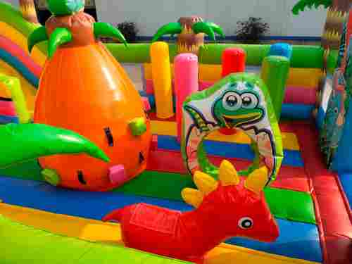 Коммерческий надувной батут "Хамелеон и динозавры", 10x5x5.5 м.