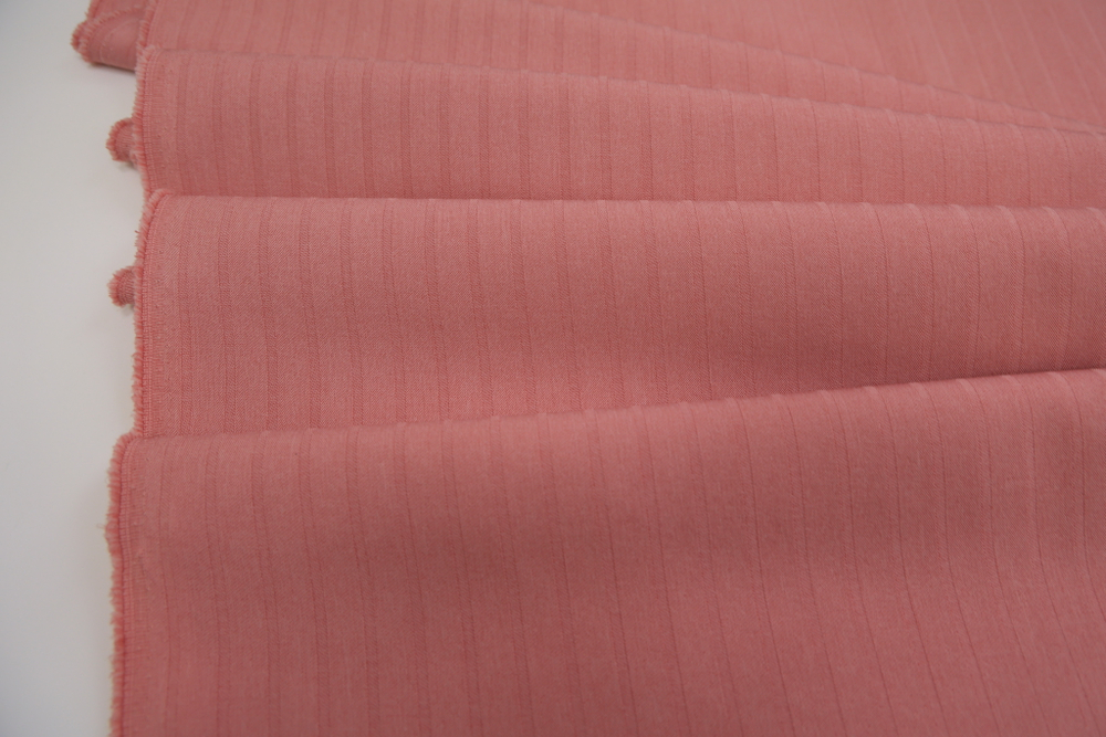 Костюмная стрейч коралловая