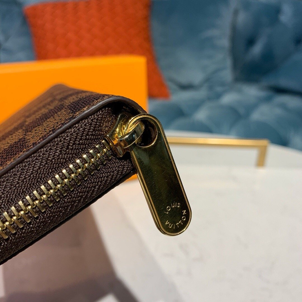Louis Vuitton Zippy Wallet