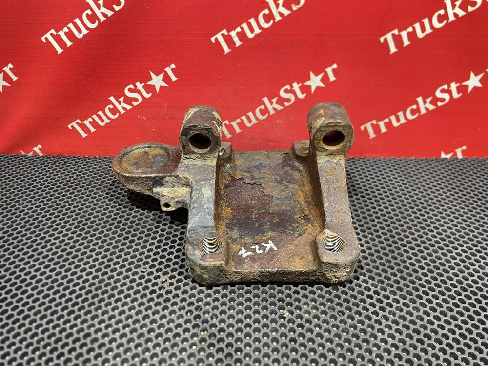 Кронштейн пневморессоры левый