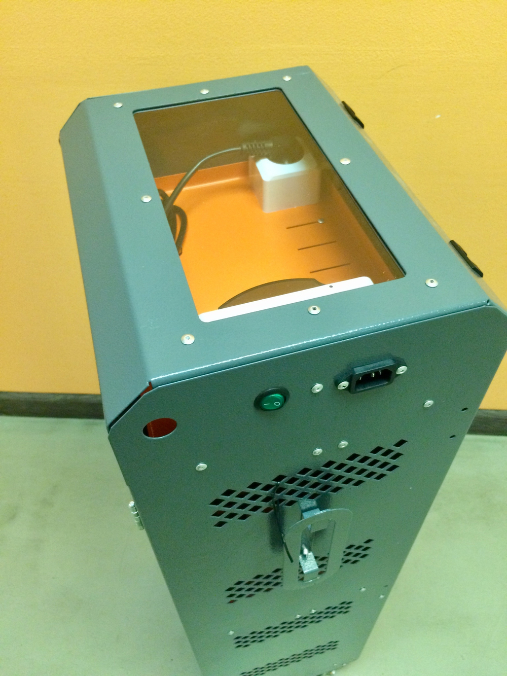 Тележка с USB выходами для зарядки 20 планшетов