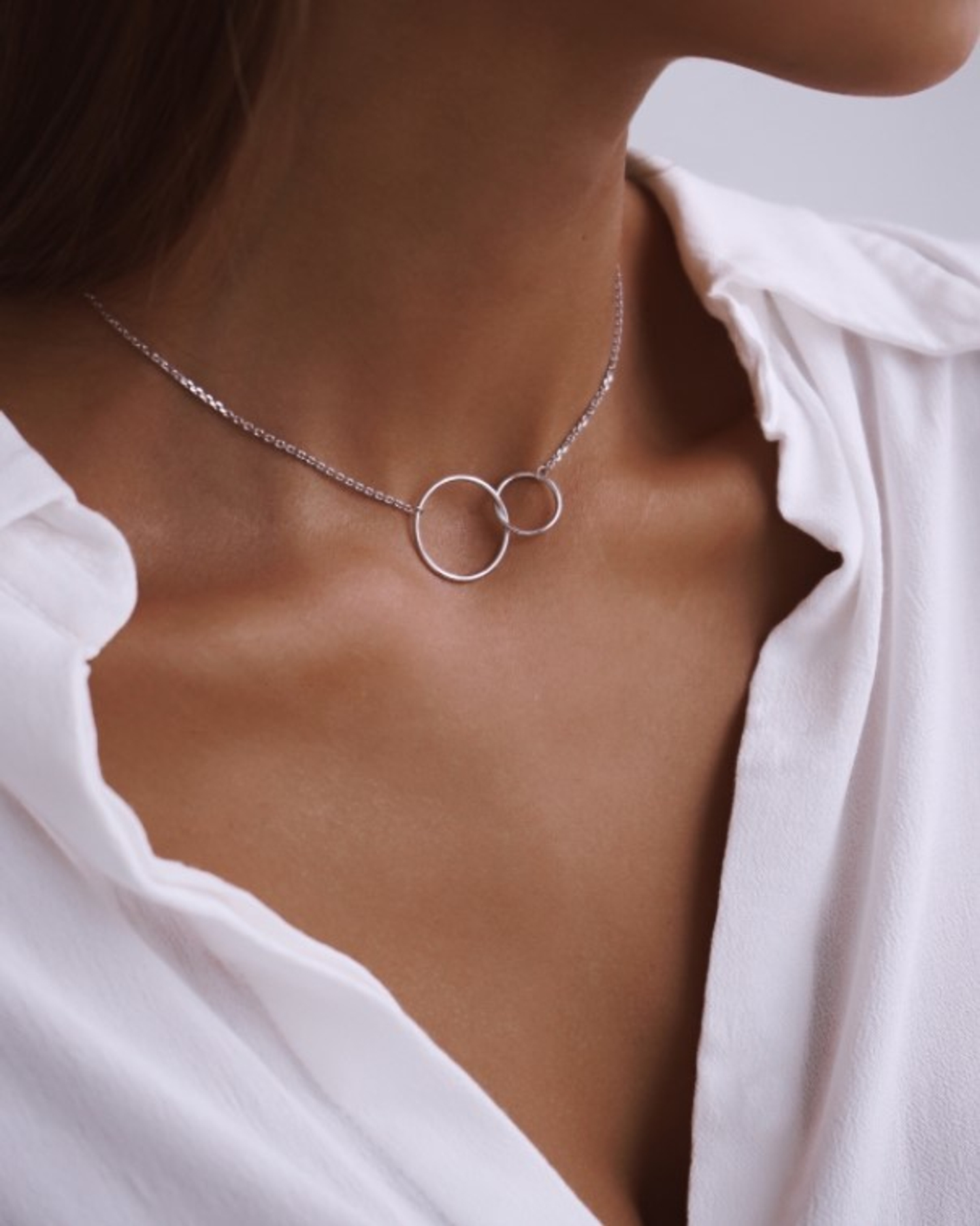 Колье Бесконечность с двумя кольцами