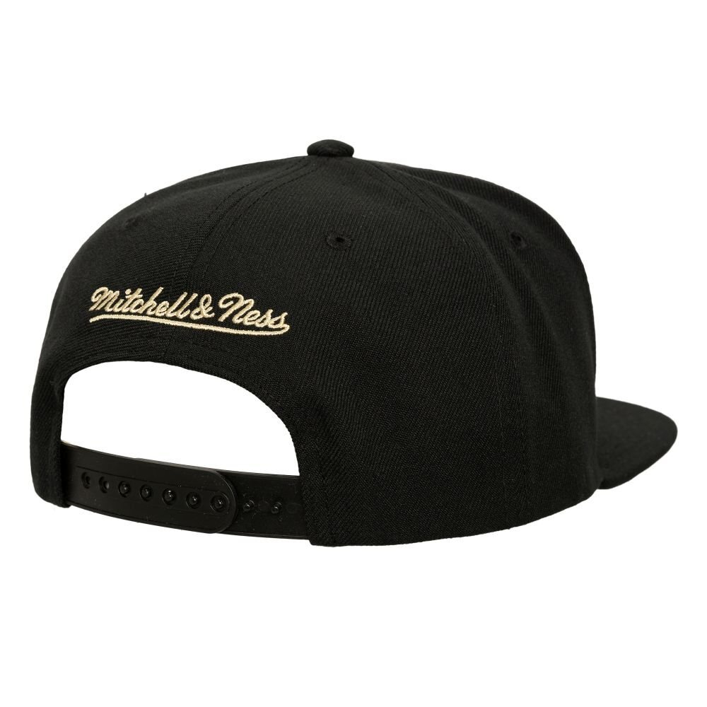 Баскетбольная кепка Mitchell & Ness NBA Cream Script Chicago Bulls Black Cap