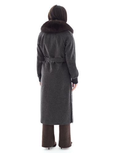 Серое кашемировое пальто с воротом из лисы