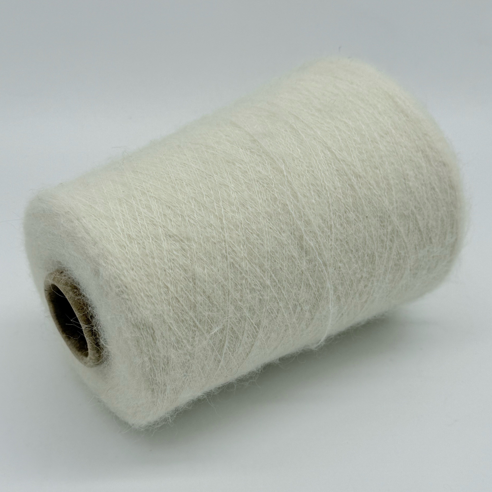 Пряжа Filaty Lab Callao Brushed (55% беби альпака, 10% шерсть мерино файн, 35% па) 1500м/ 100 гр, экрю